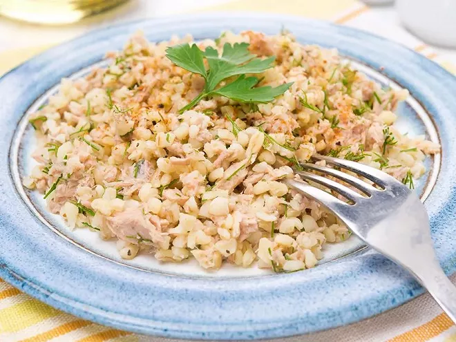 Salade de blé et fruits de mer.webp