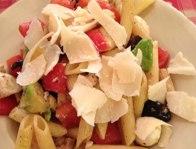 Salade de pâtes méditerranéenne.webp